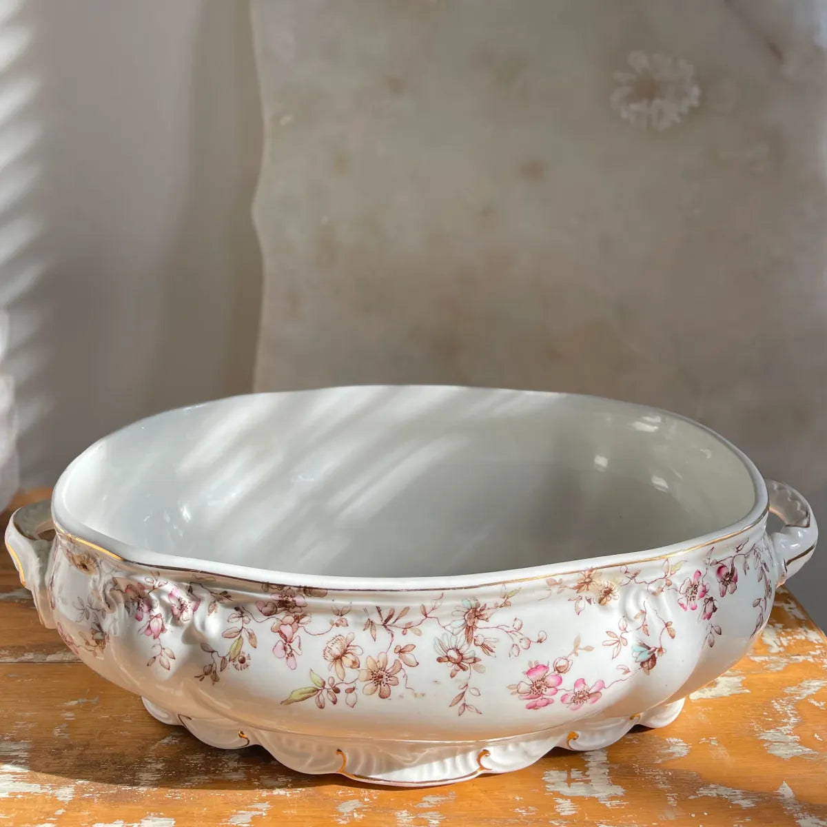 English Ridgeway 2-Handled Serving Dish